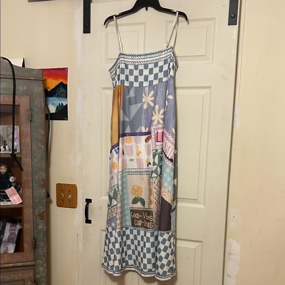Chic Patchwork Midi Dress in Blue and Cream